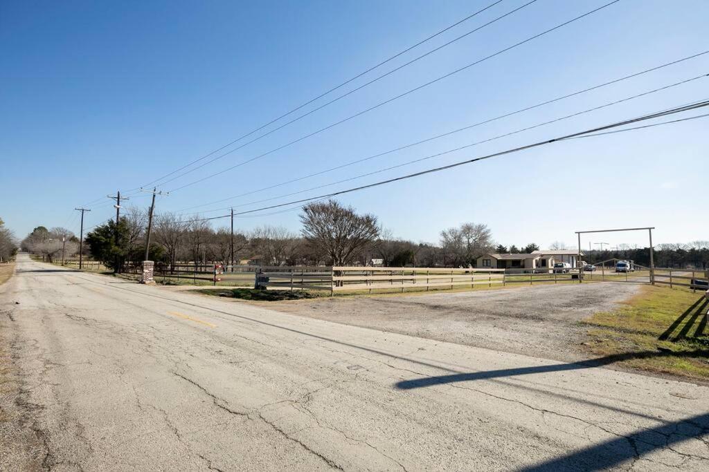 Texas Ranch House With 5 Bedroom And Fish Pond Dallas Eksteriør billede