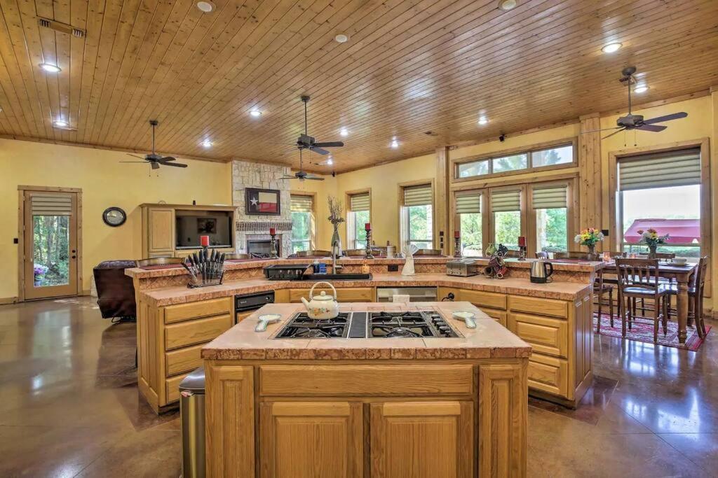 Texas Ranch House With 5 Bedroom And Fish Pond Dallas Eksteriør billede